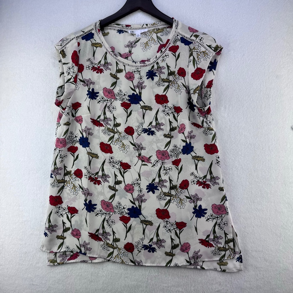 DR2 Top Women Sz SX Cream and floral Ladder Stitch Neckline and Cap Sleeve